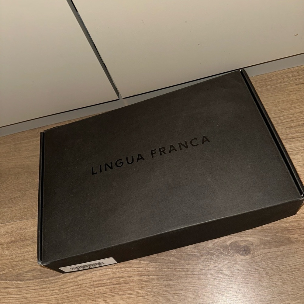 Lingua Franca cashmere scarf navy color